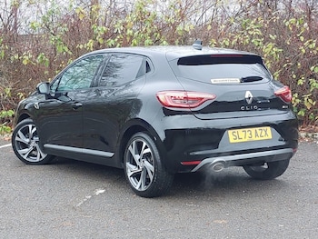 Used Renault Clio 2023 for sale - 76928420: Photo