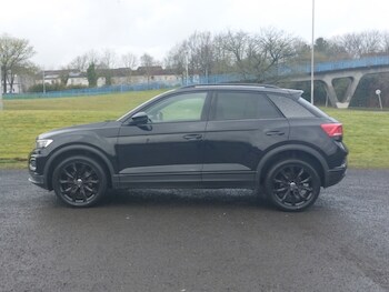 Used Volkswagen T-Roc 2021 for sale - 78178982: Photo