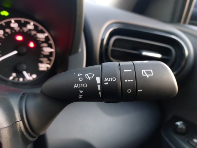 Used Toyota Yaris 2024 for sale - 76393089: Photo 17