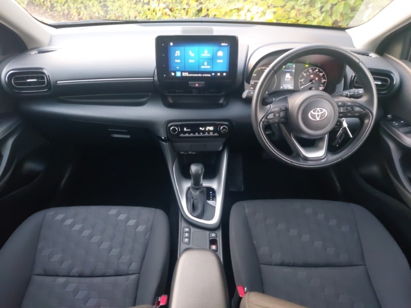 Used Toyota Yaris 2024 for sale - 76393089: Photo 2