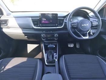 Used Kia Stonic 2024 for sale - 78425195: Photo
