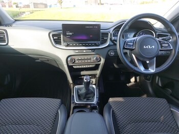 Used Kia XCeed 2023 for sale - 77947479: Photo