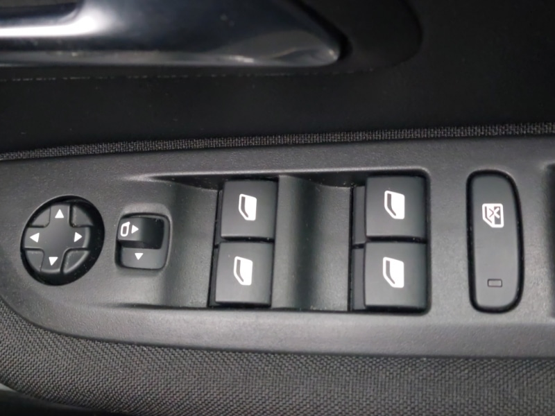 Used Peugeot 208 2022 for sale - 76906832: Photo 19