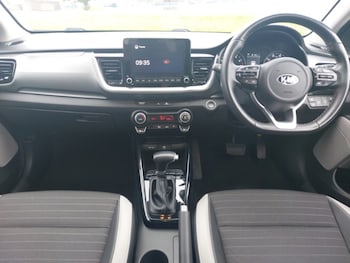 Used Kia Stonic 2020 for sale - 78467473: Photo