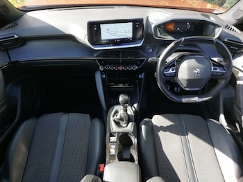 Used Peugeot 2008 2022 for sale - 77047252: Photo