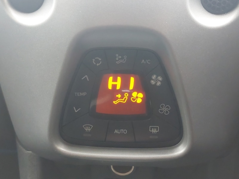Used Toyota AYGO 2018 for sale - 76195504: Photo 12