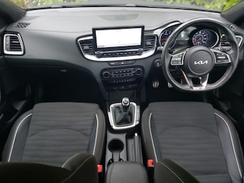 Used Kia Ceed 2023 for sale - 76150368: Photo 2