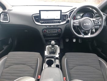 Used Kia XCeed 2023 for sale - 76556616: Photo