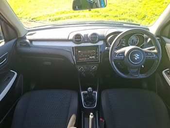 Used Suzuki Swift 2023 for sale - 79044437: Photo