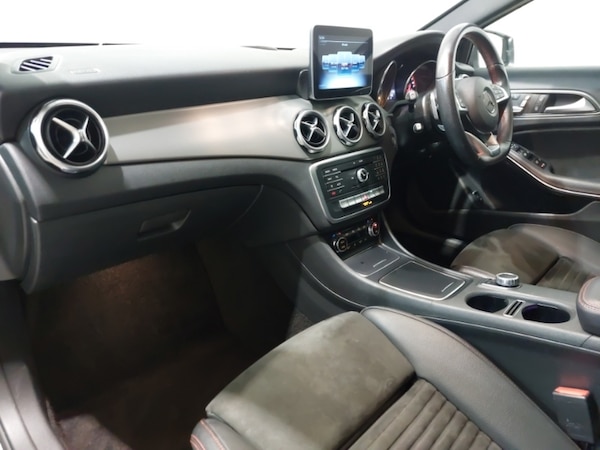 Used Mercedes-Benz GLA 2019 for sale - 76199120: Photo 5