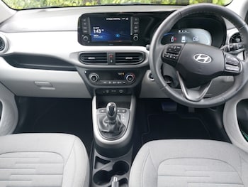 Used Hyundai i10 2024 for sale - 76052612: Photo 2
