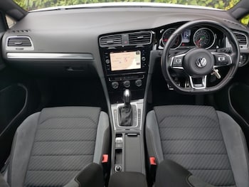Used Volkswagen Golf 2020 for sale - 76121025: Photo 2
