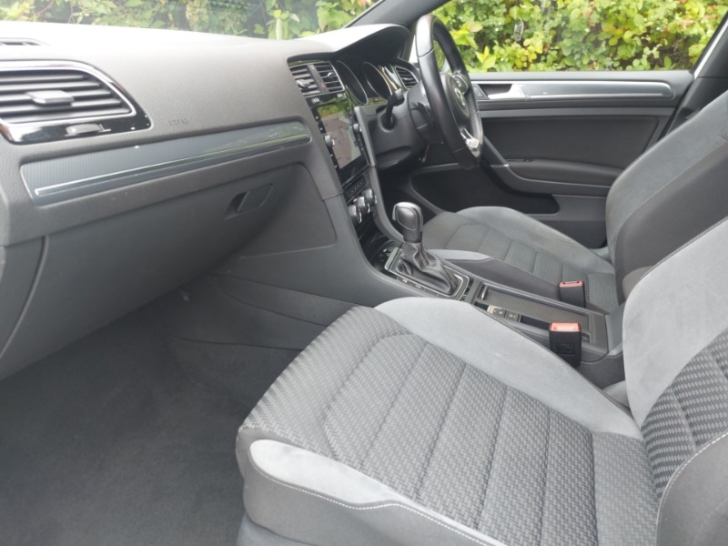 Used Volkswagen Golf 2020 for sale - 76121025: Photo 5