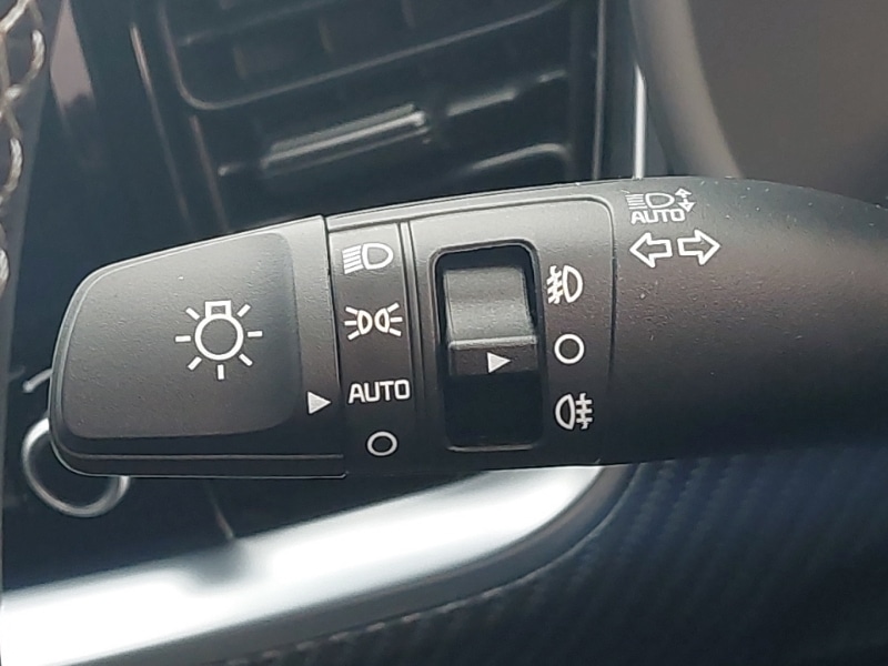 Used Kia Stonic 2025 for sale - 76947602: Photo 16