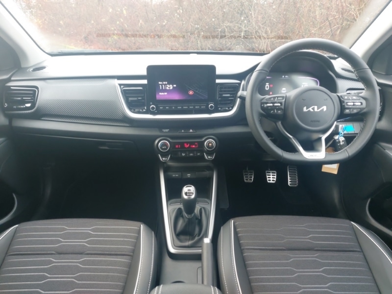 Used Kia Stonic 2025 for sale - 76947602: Photo 2