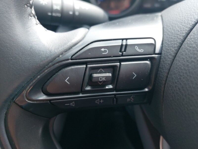 2022 Toyota Yaris Cross 1.5 Hybrid Icon 5dr CVT Estate Hybrid Automatic - Picture 14 of 19