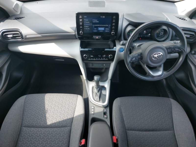 2022 Toyota Yaris Cross 1.5 Hybrid Icon 5dr CVT Estate Hybrid Automatic - Picture 2 of 19