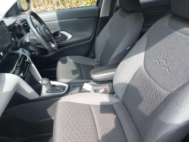2022 Toyota Yaris Cross 1.5 Hybrid Icon 5dr CVT Estate Hybrid Automatic - Picture 5 of 19