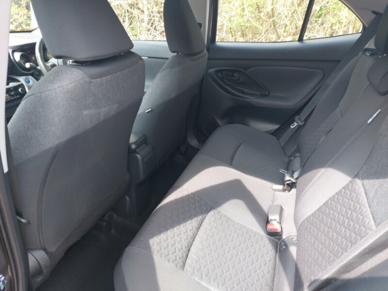 2022 Toyota Yaris Cross 1.5 Hybrid Icon 5dr CVT Estate Hybrid Automatic - Picture 6 of 19