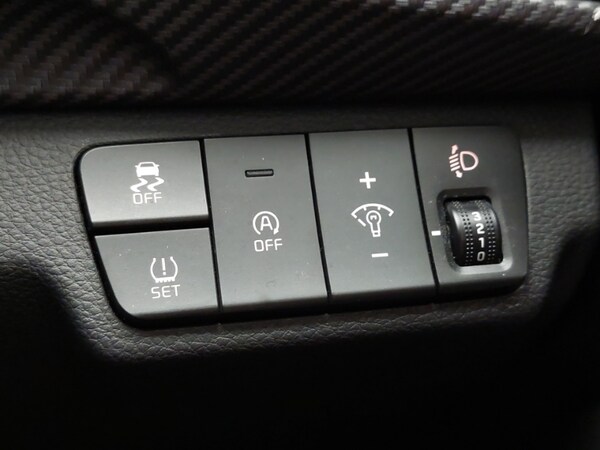Used Kia Stonic 2024 for sale - 75591974: Photo 17
