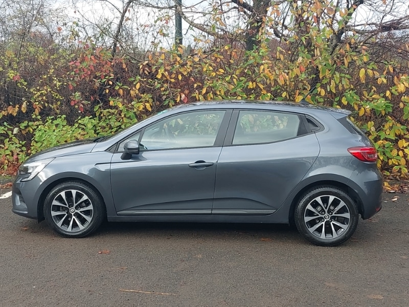 Used Renault Clio 2021 for sale - 76860479: Photo 4