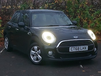 Used MINI Hatch 2019 for sale - 76511508: Photo