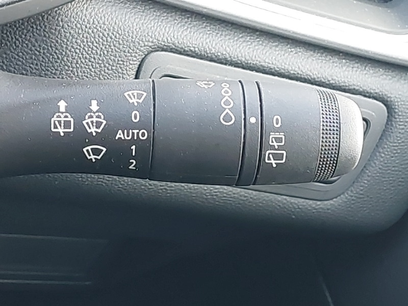 Used Renault Captur 2023 for sale - 76651736: Photo 17