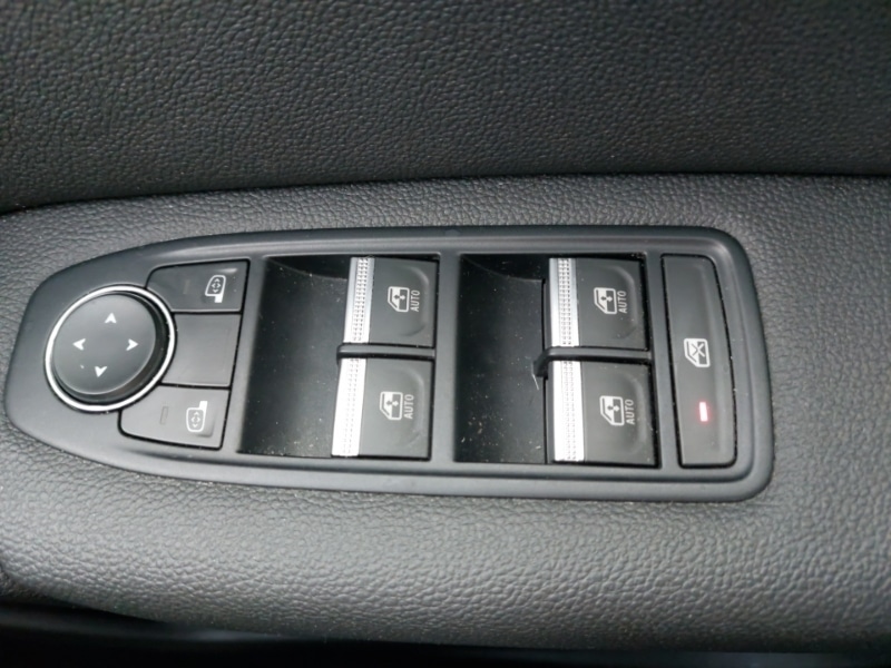 Used Renault Captur 2023 for sale - 76651736: Photo 19