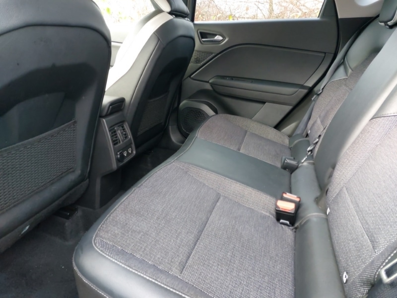 Used Renault Captur 2023 for sale - 76651736: Photo 6