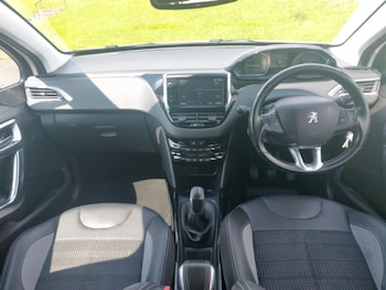 Used Peugeot 2008 2017 for sale - 78965158: Photo