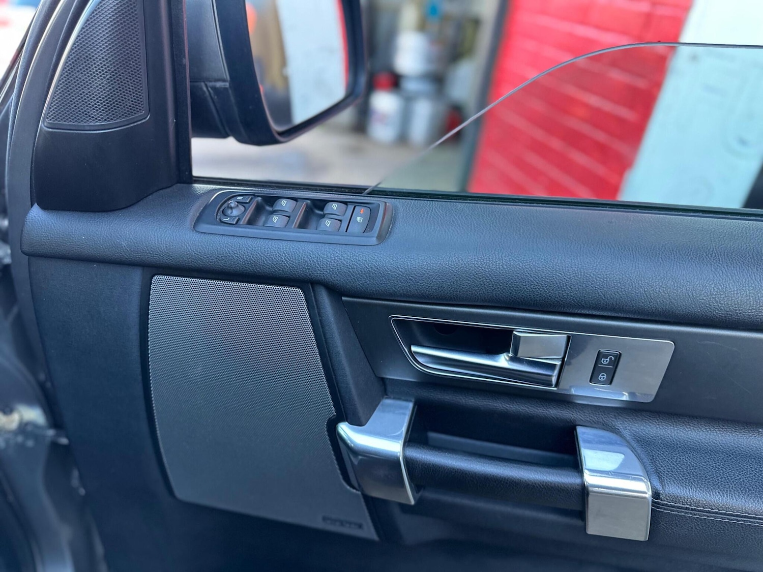 Used Land Rover Discovery 2010 for sale - 77939352: Photo 25