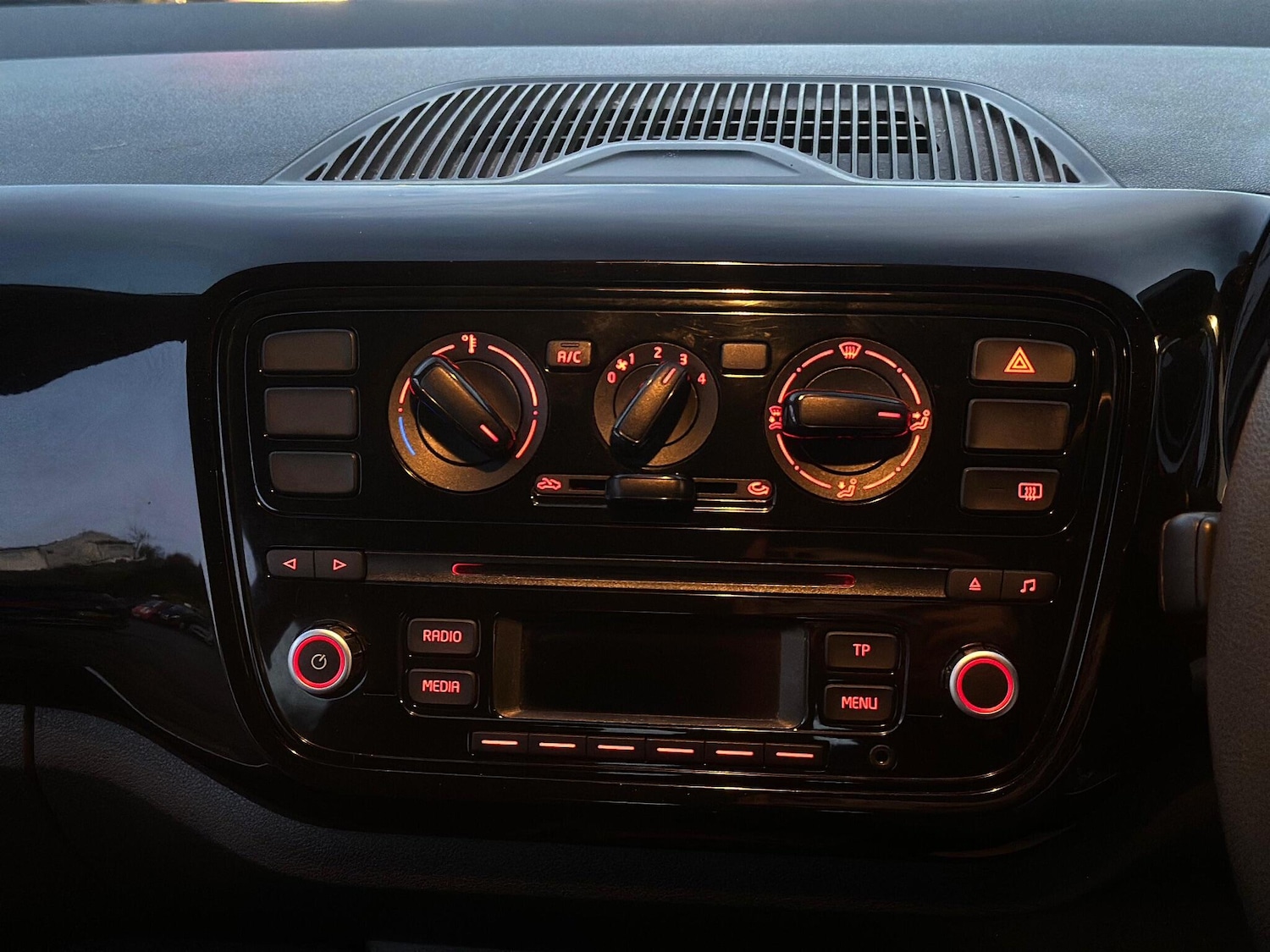 Used Volkswagen up! 2014 for sale - 77163385: Photo 14