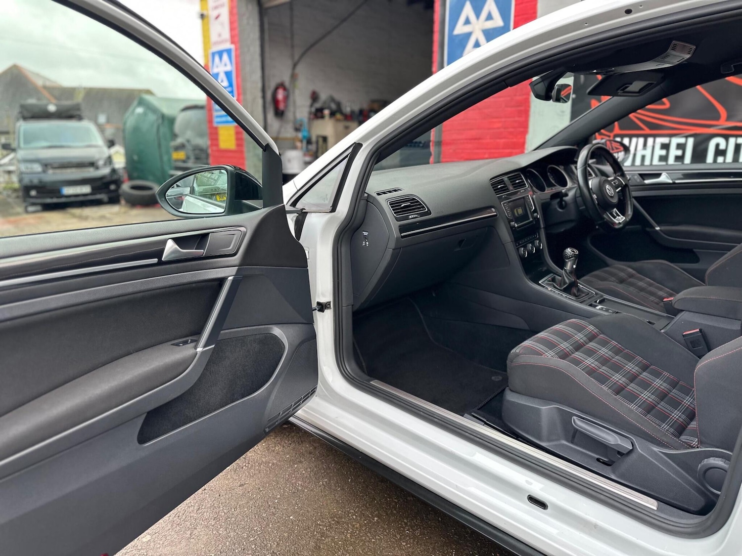 Used Volkswagen Golf for sale - 78127622: Photo 24