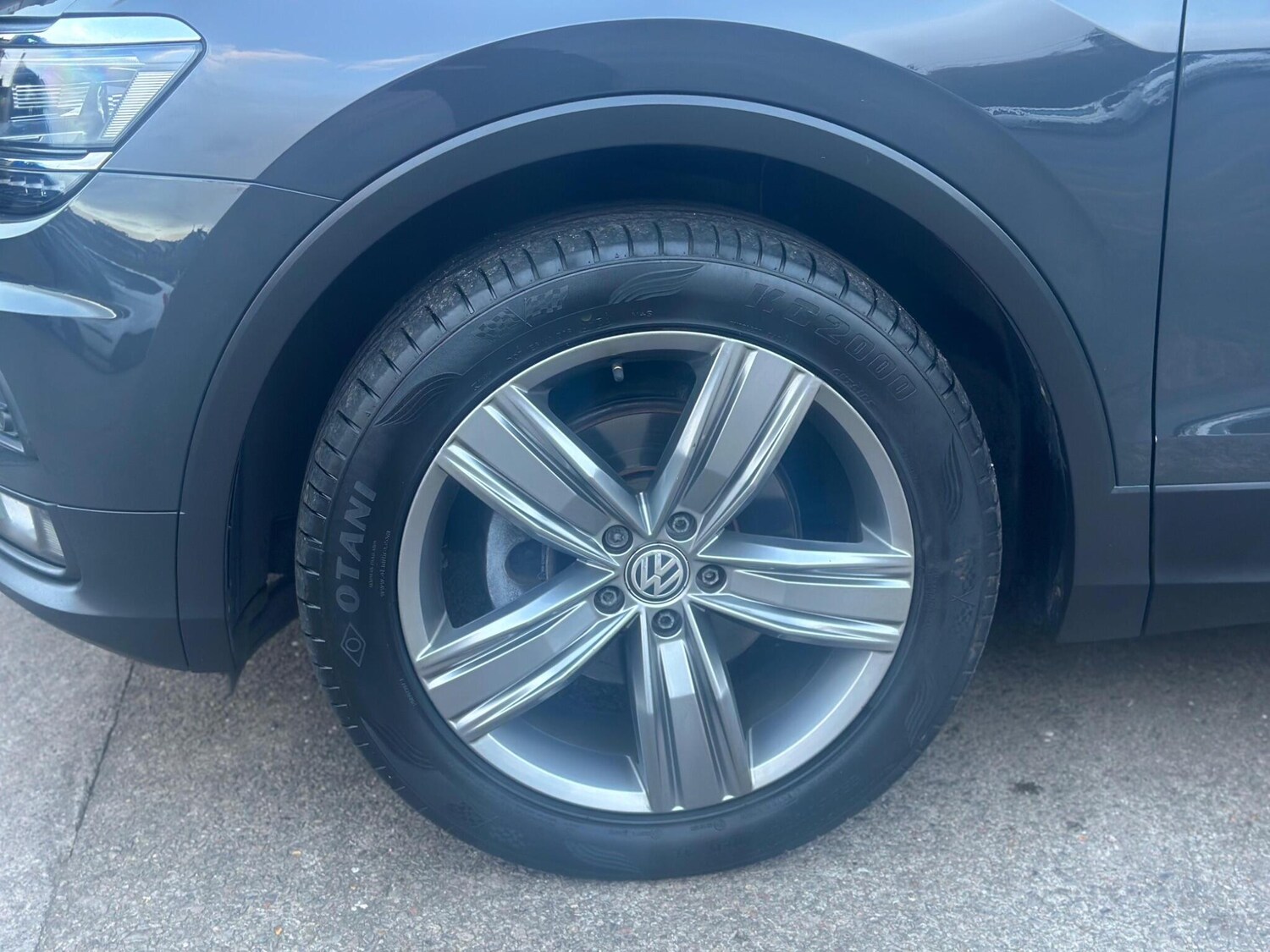 Used Volkswagen Tiguan 2018 for sale - 76388408: Photo 11