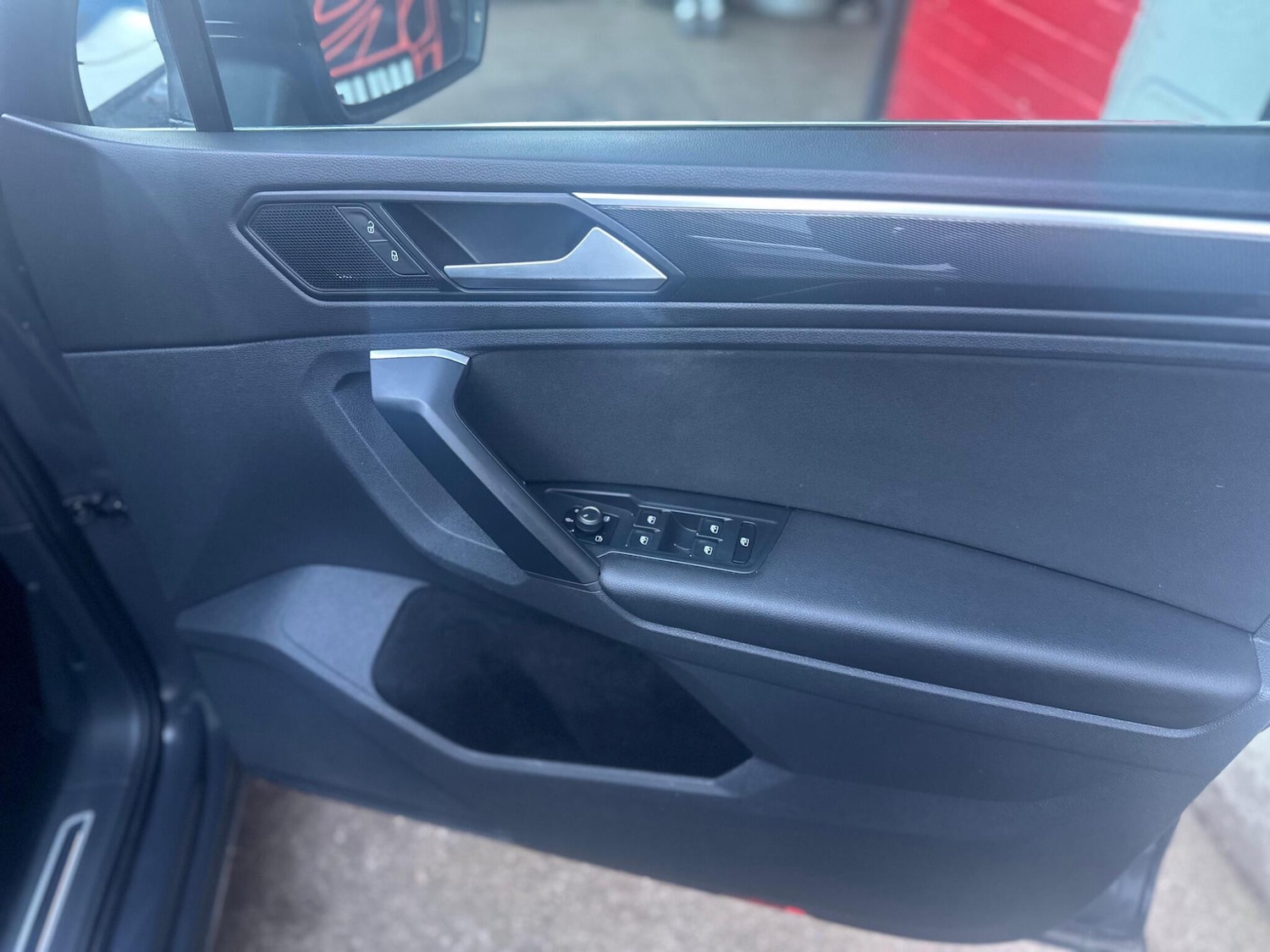 Used Volkswagen Tiguan 2018 for sale - 76388408: Photo 16