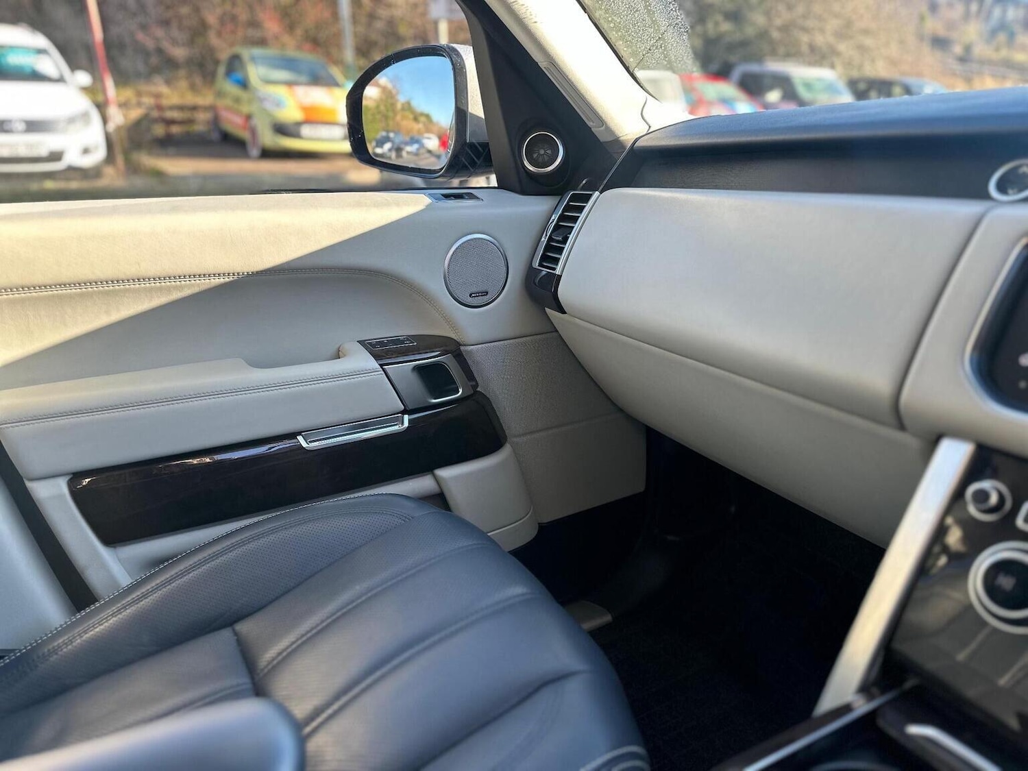 Used Land Rover Range Rover 2015 for sale - 77839175: Photo 2