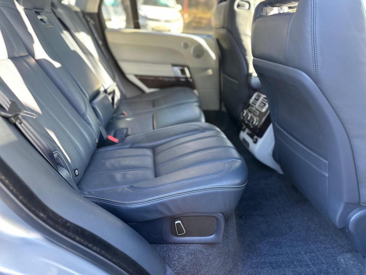 Used Land Rover Range Rover 2015 for sale - 77839175: Photo 8