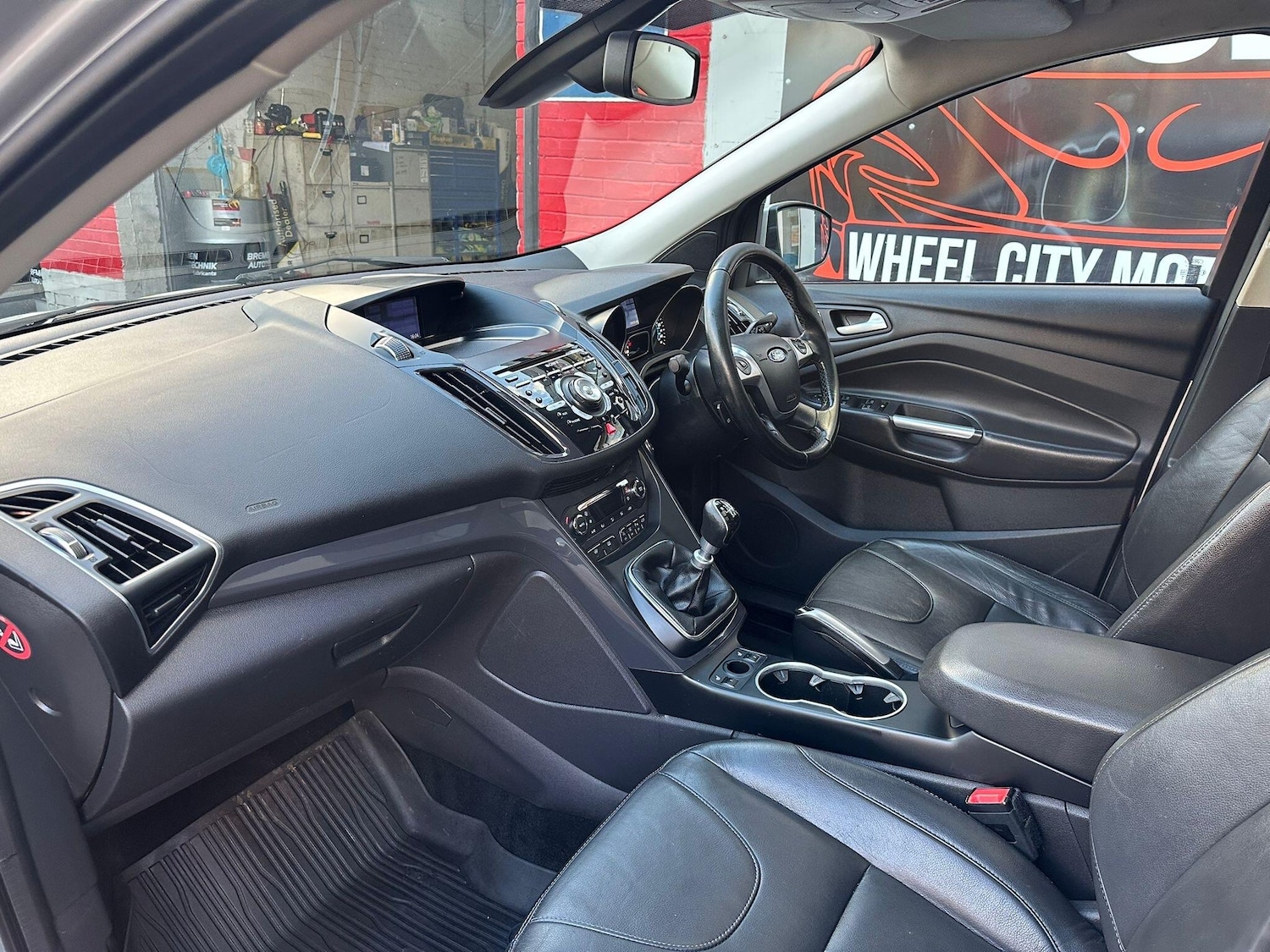 Used Ford Kuga 2015 for sale - 76824265: Photo 18