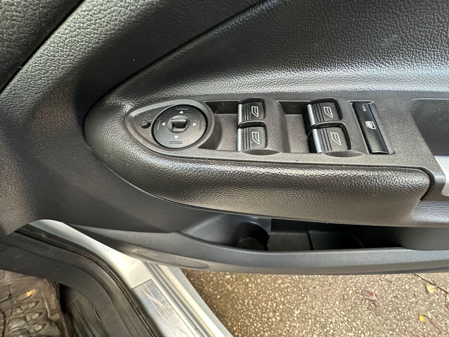 Used Ford Kuga 2015 for sale - 76824265: Photo 25