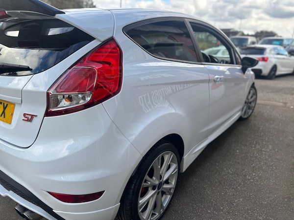 Used Ford Fiesta 2016 for sale - 76071909: Photo 13