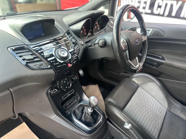 Used Ford Fiesta 2016 for sale - 76071909: Photo 14