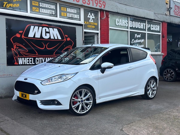 Used Ford Fiesta 2016 for sale - 76071909: Photo 1