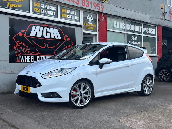 Used Ford Fiesta 2016 for sale - 76071909: Photo 2