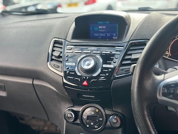 Used Ford Fiesta 2016 for sale - 76071909: Photo 3