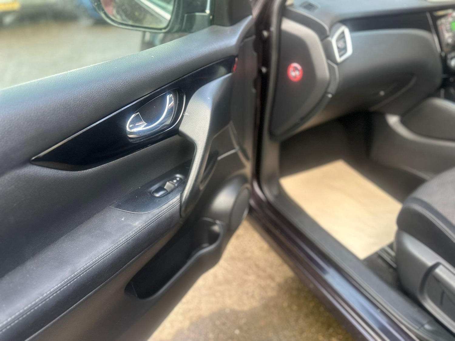 Used Nissan Qashqai 2015 for sale - 77163113: Photo 18