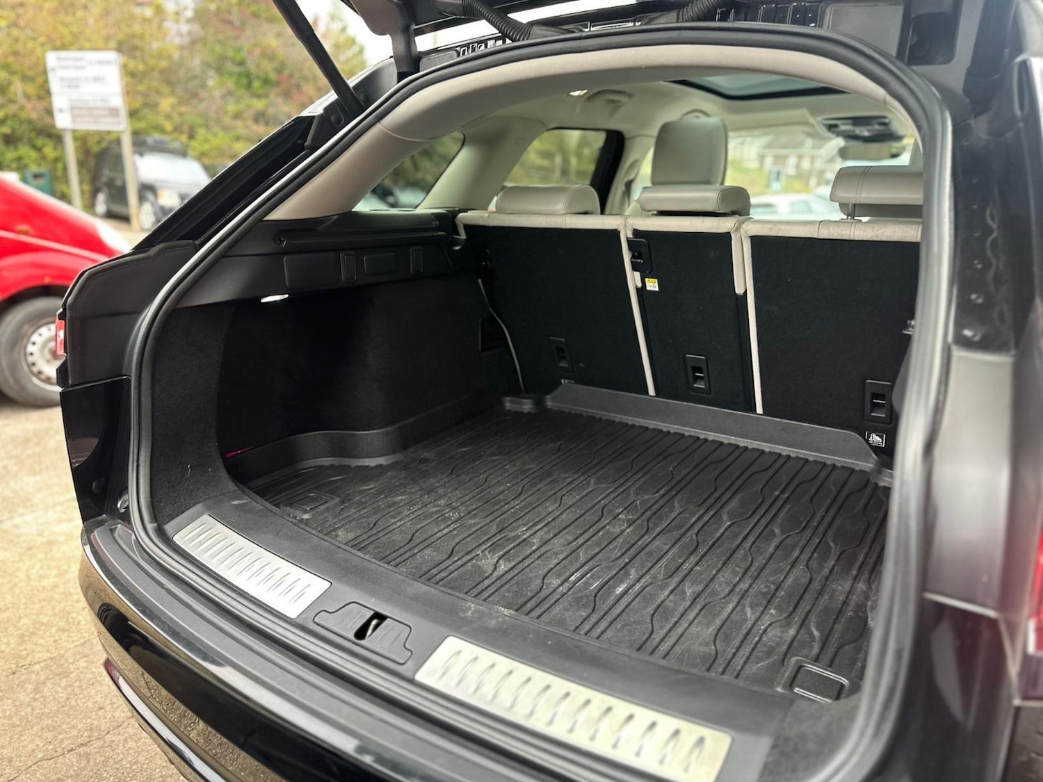 Used Land Rover Range Rover Velar 2018 for sale - 76284263: Photo 21