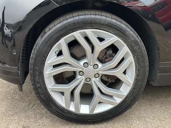 Used Land Rover Range Rover Velar 2018 for sale - 76284263: Photo