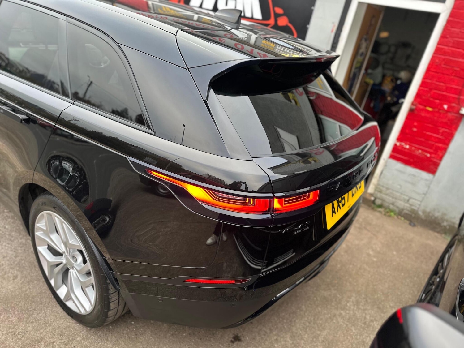 Used Land Rover Range Rover Velar 2018 for sale - 76284263: Photo 4