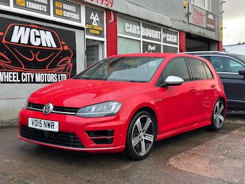 Used Volkswagen Golf 2015 for sale - 76997624: Photo