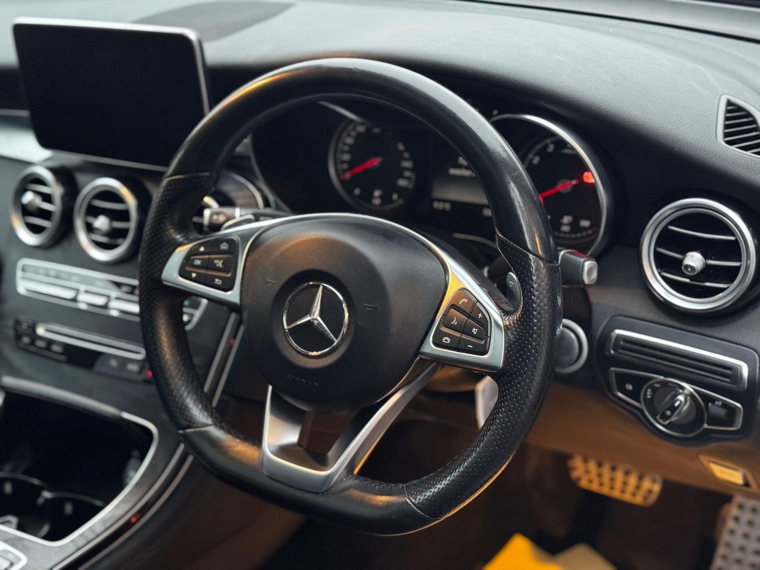 Used Mercedes-Benz GLC 2018 for sale - 76991857: Photo 32